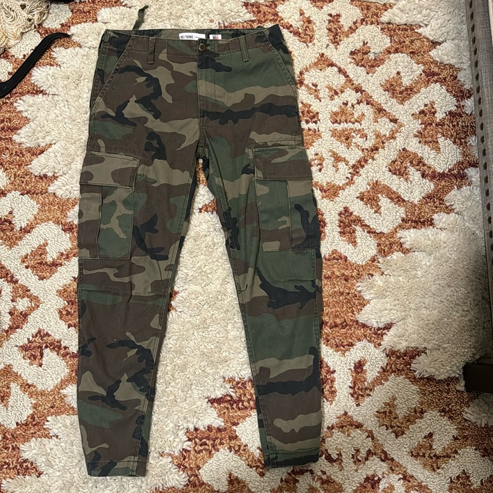 Re/Done camo cargo pants size 25